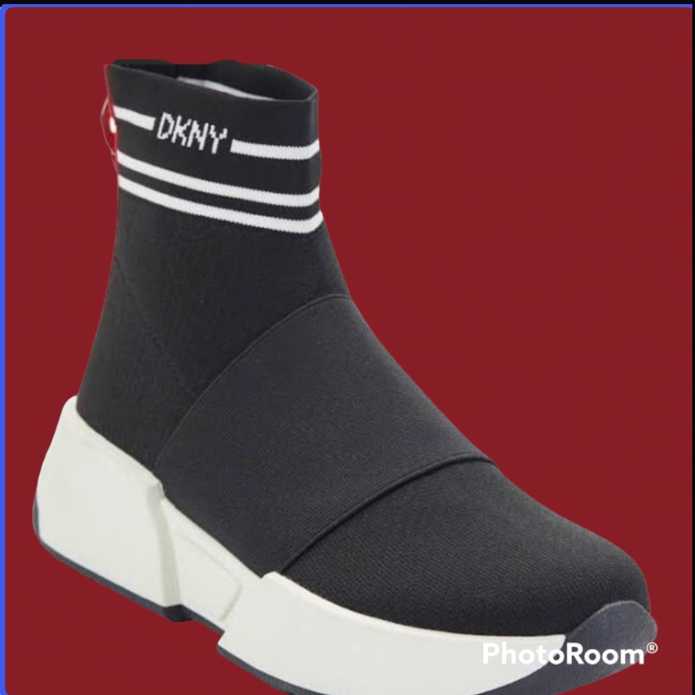 DKNY Marini Sneakers size 7.5